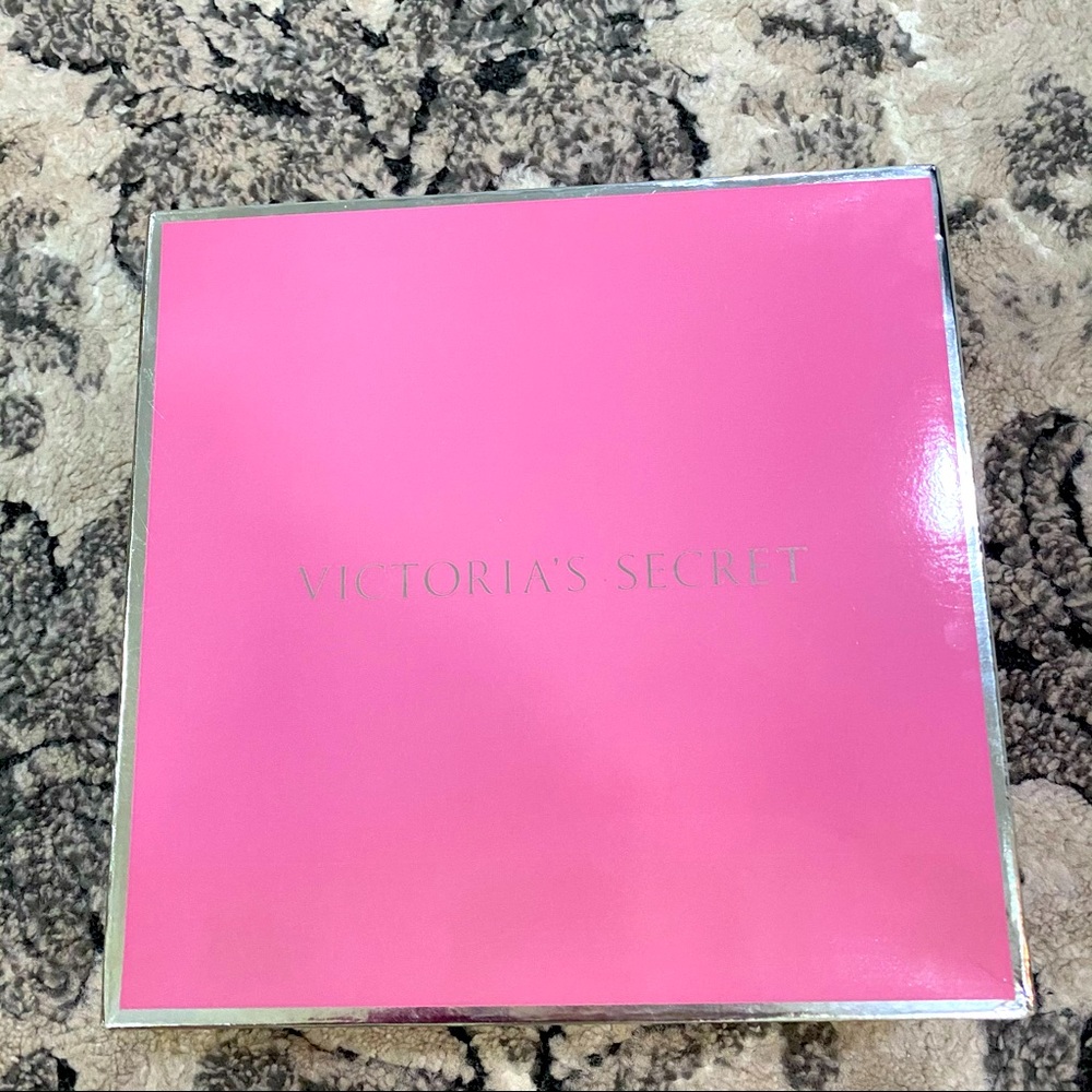👙 Victoria’s Secret Gift Box 💝